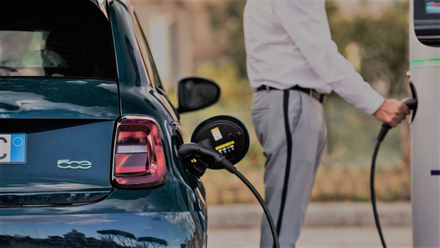 зарядка електромобіля Fiat 500